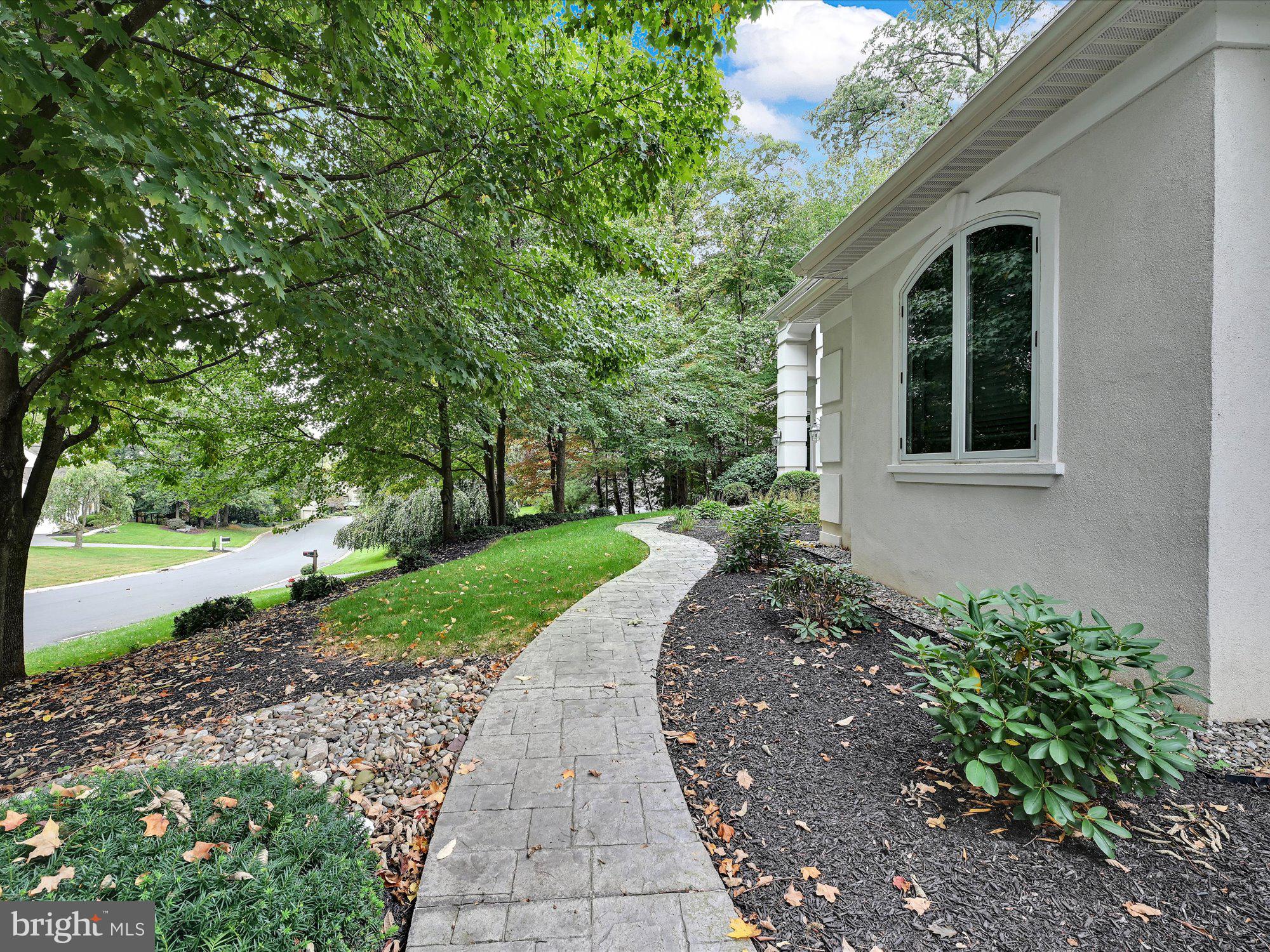 1019 Hunters Path Lancaster, PA 17601 - Photo 3 of 42 front