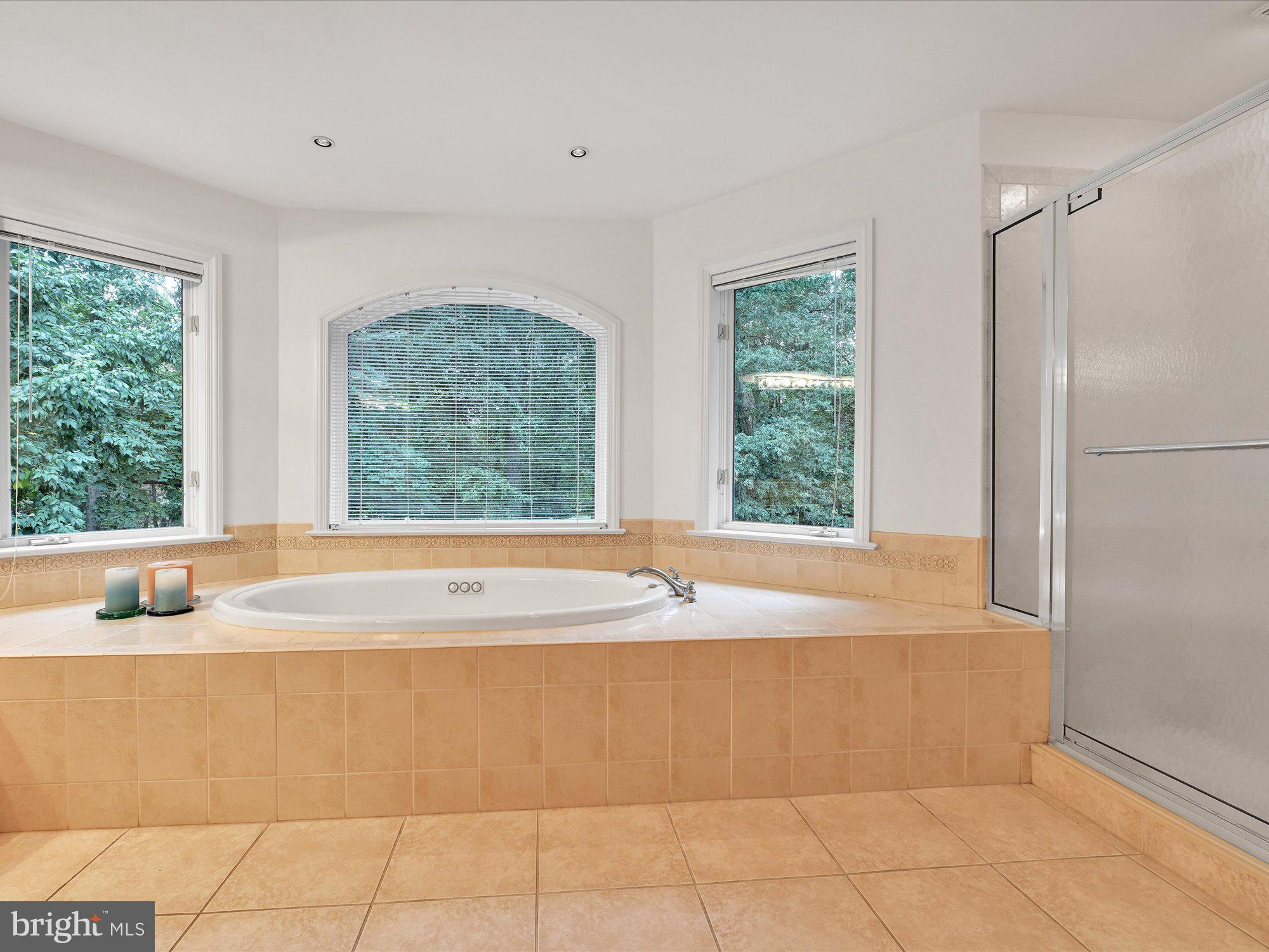 1019 Hunters Path Lancaster, PA 17601 - Photo 25 of 42 primary bathroom