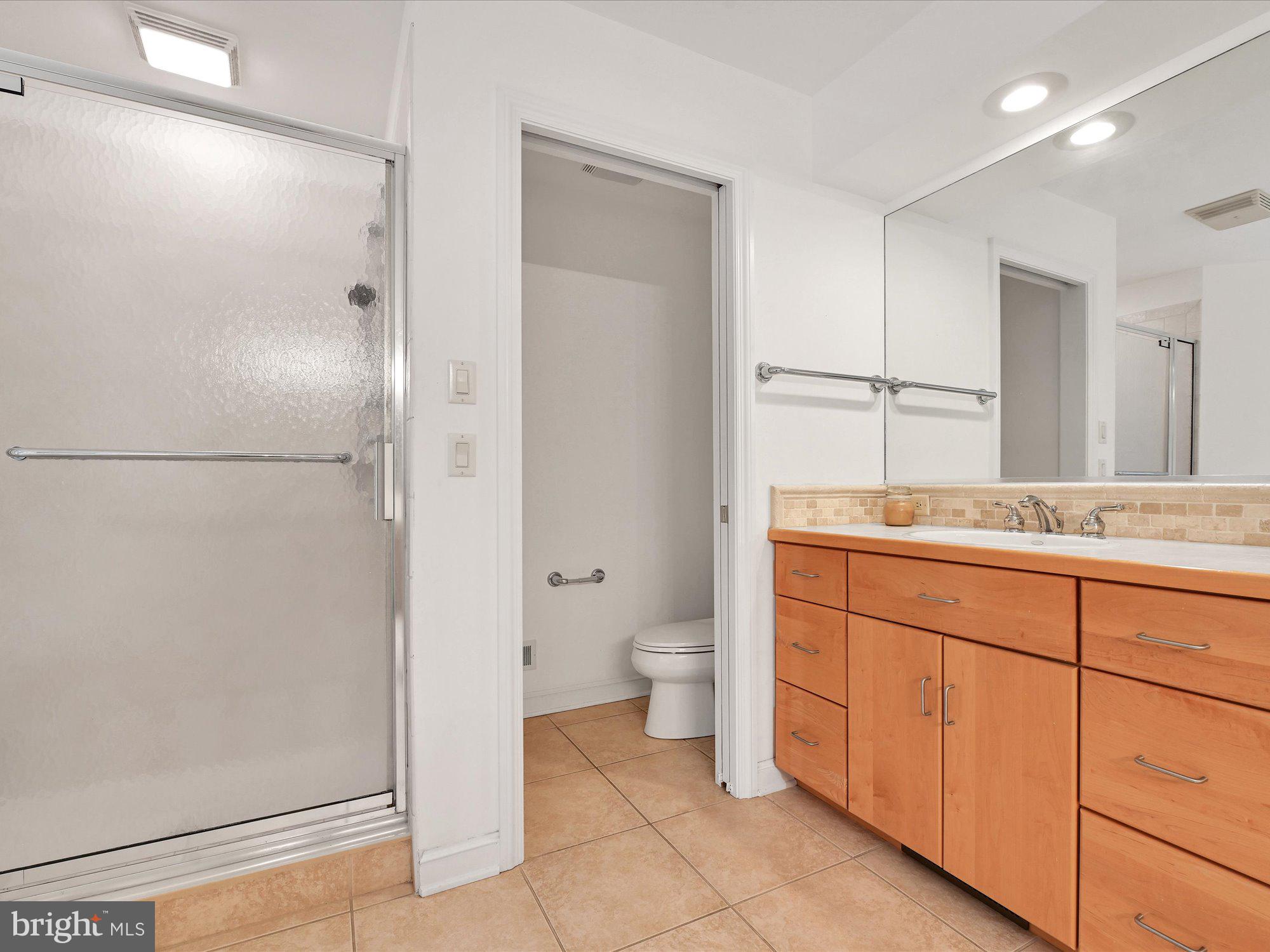 1019 Hunters Path Lancaster, PA 17601 - Photo 26 of 42 primary bathroom