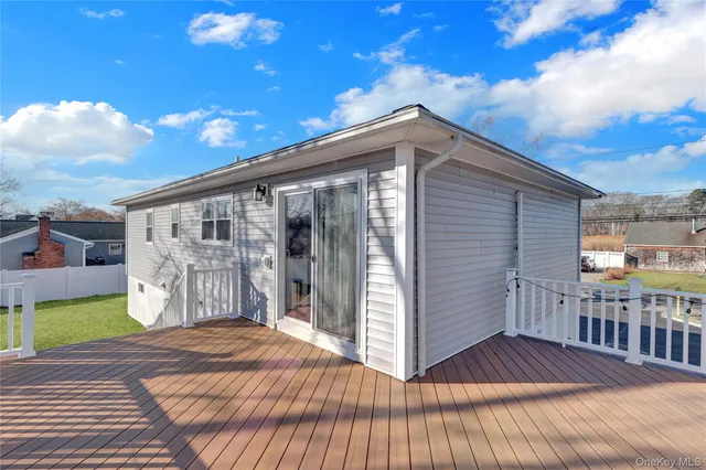 $569,999 | 39 Roosevelt Boulevard, East Patchogue, NY 11772