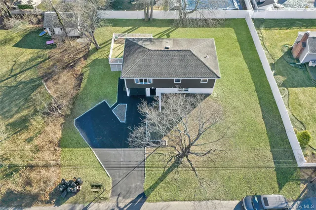 $569,999 | 39 Roosevelt Boulevard, East Patchogue, NY 11772