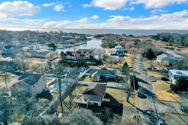 $569,999 | 39 Roosevelt Boulevard, East Patchogue, NY 11772