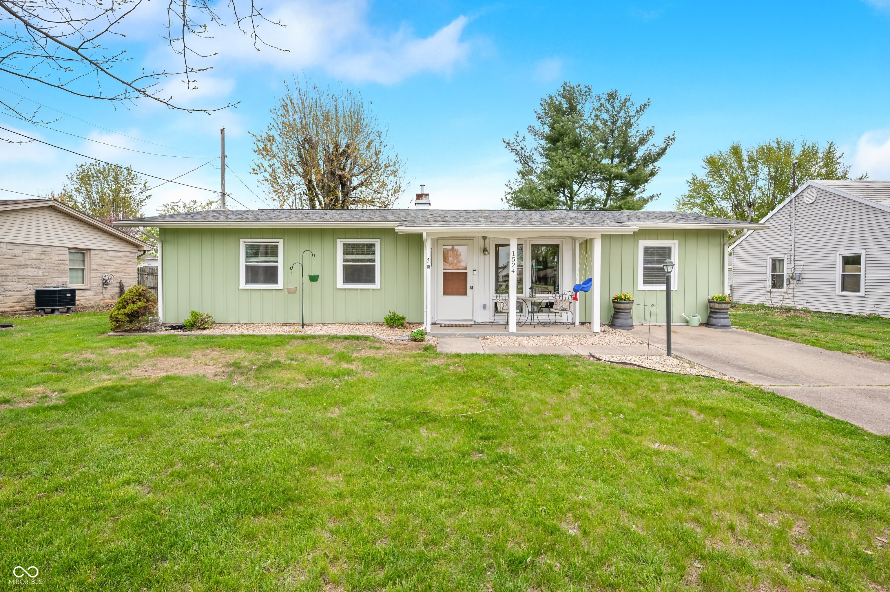 1524 Westgate Road Seymour, IN 47274 - Photo 1 of 27 Gallery Image 1