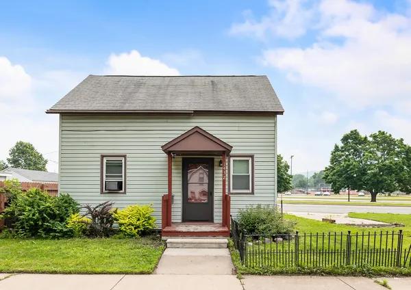 $159,900 | 1432 Loomis Street, La Crosse, WI 54603