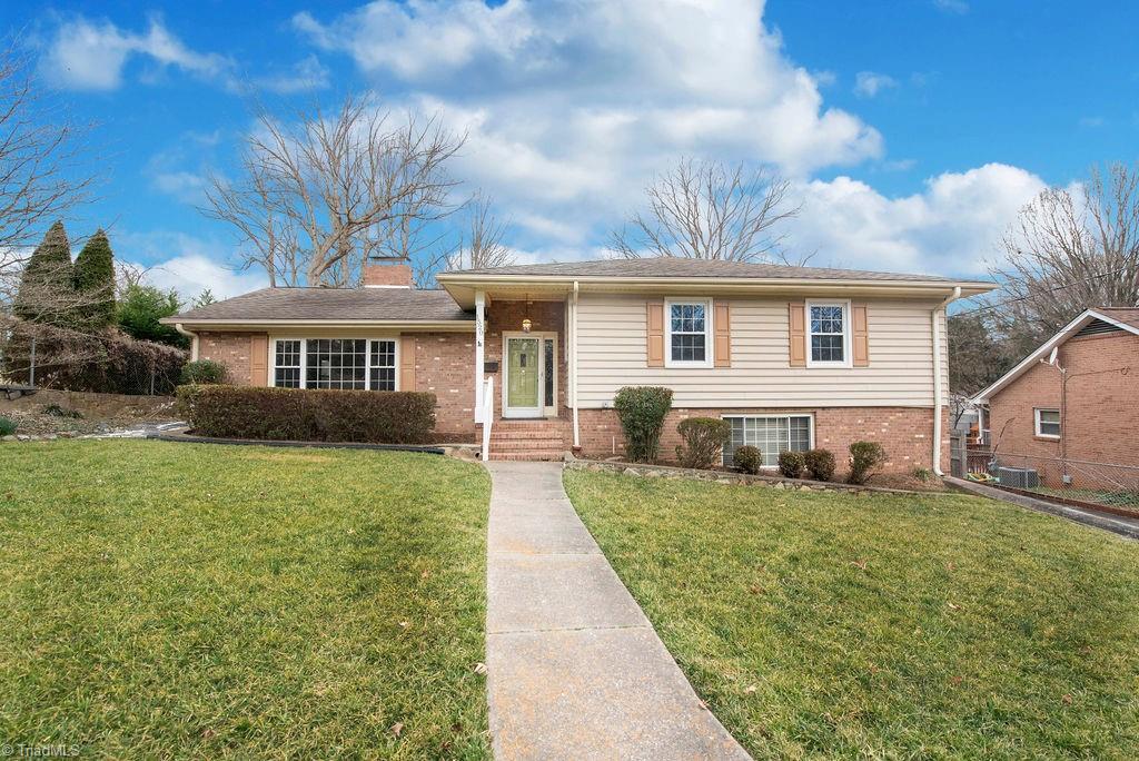 1520 Berwick Road Southwest Winston-Salem, NC 27103 - Photo 1 of 31 Gallery Image 1