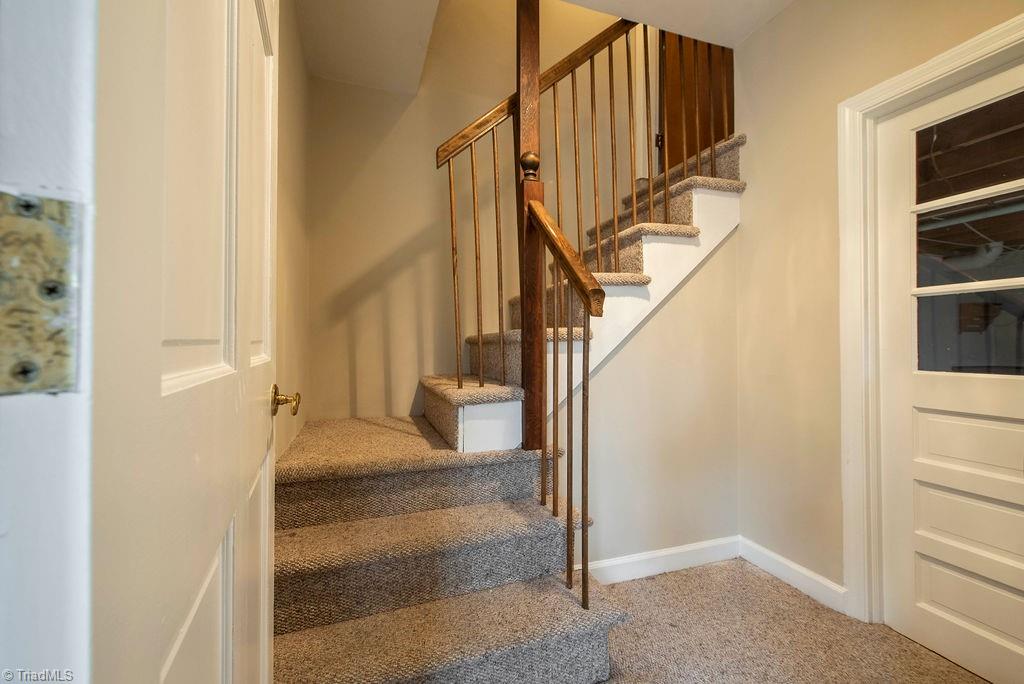 1520 Berwick Road Southwest Winston-Salem, NC 27103 - Photo 16 of 31 Gallery Image 16