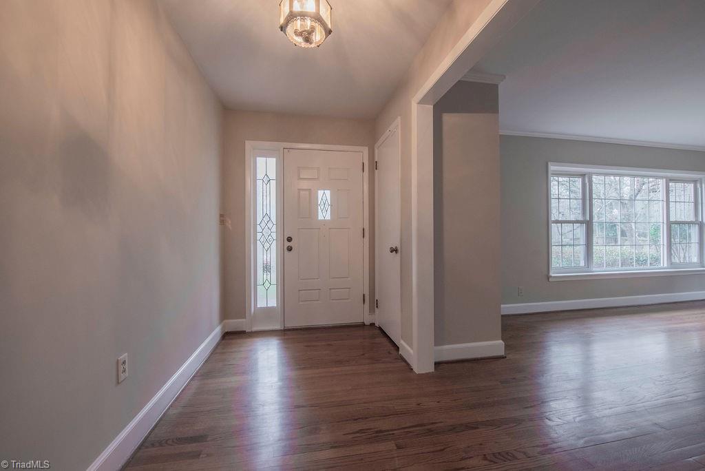 1520 Berwick Road Southwest Winston-Salem, NC 27103 - Photo 4 of 31 Gallery Image 4