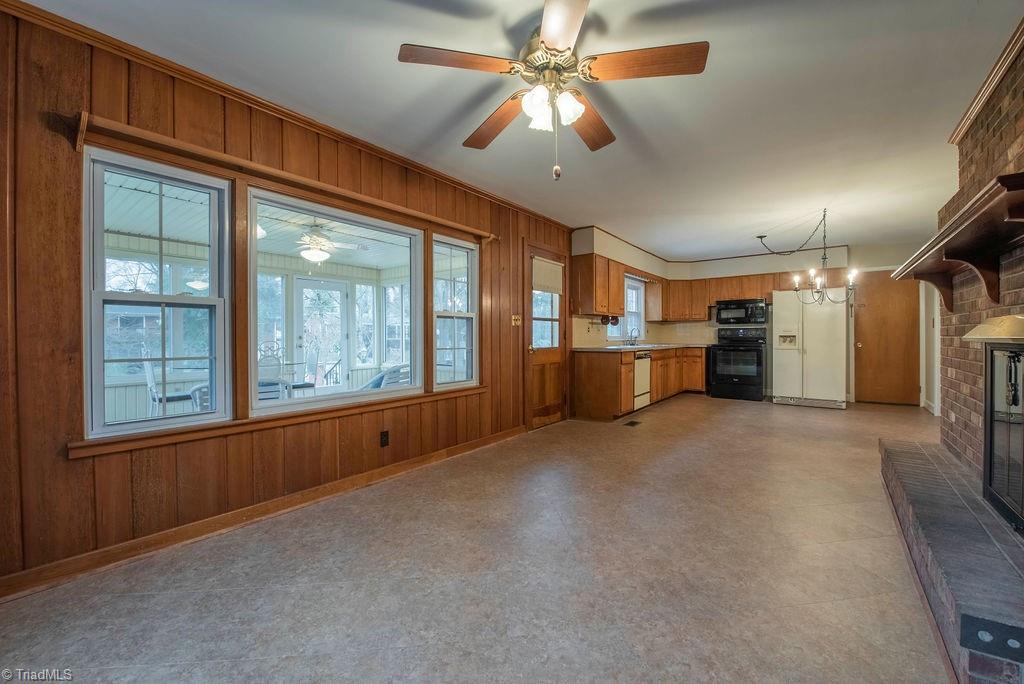 1520 Berwick Road Southwest Winston-Salem, NC 27103 - Photo 5 of 31 Gallery Image 5