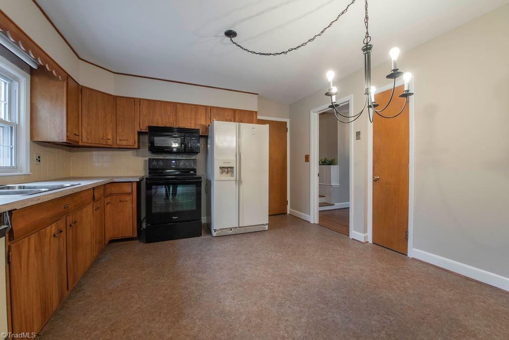 1520 Berwick Road Southwest Winston-Salem, NC 27103 - Photo 9 of 31 Gallery Image 9