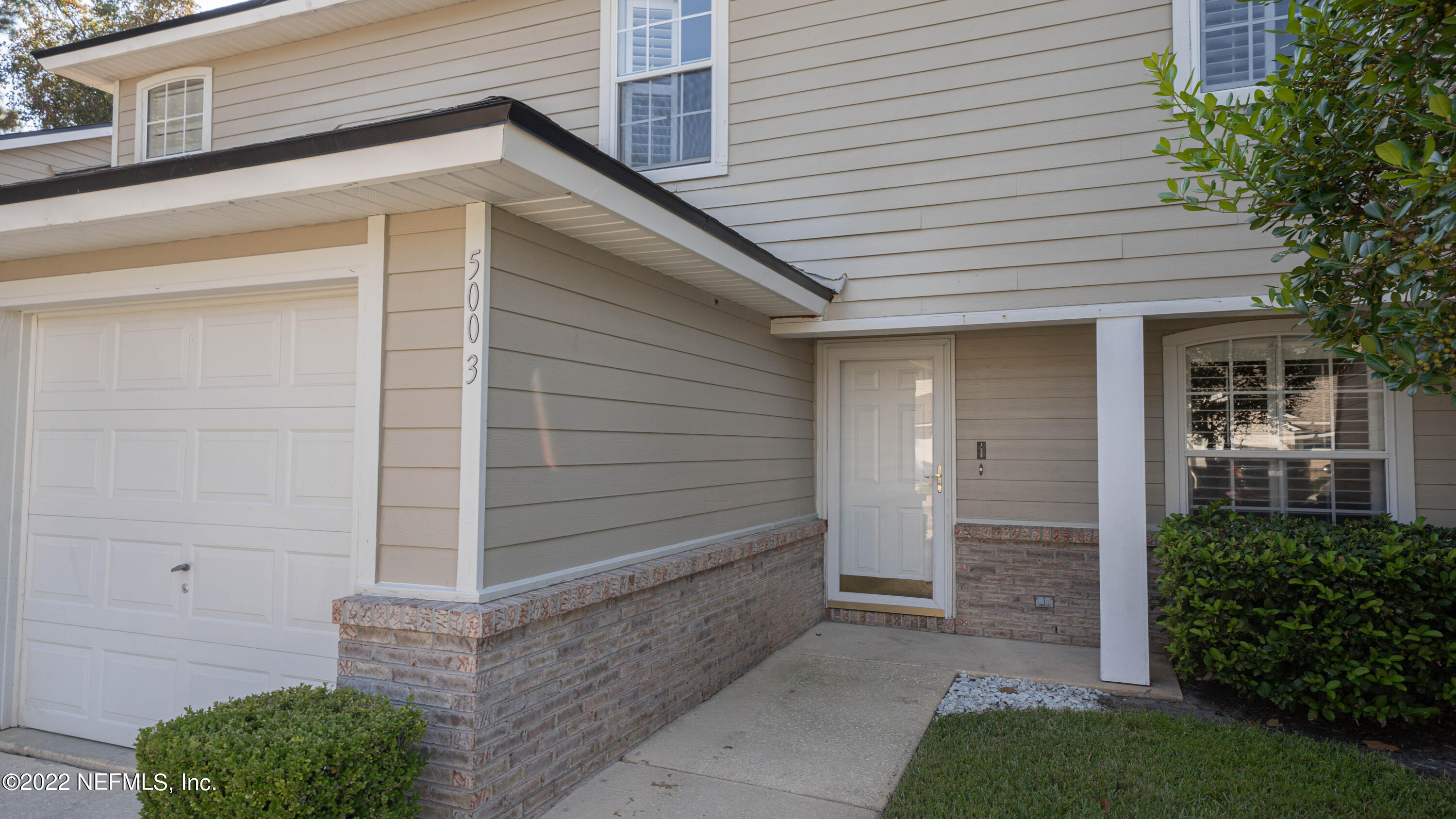500 South Steel Bridge Road, Unit 3 St. Johns, FL 32259 - Photo 3 of 43 a view of house that has window and door