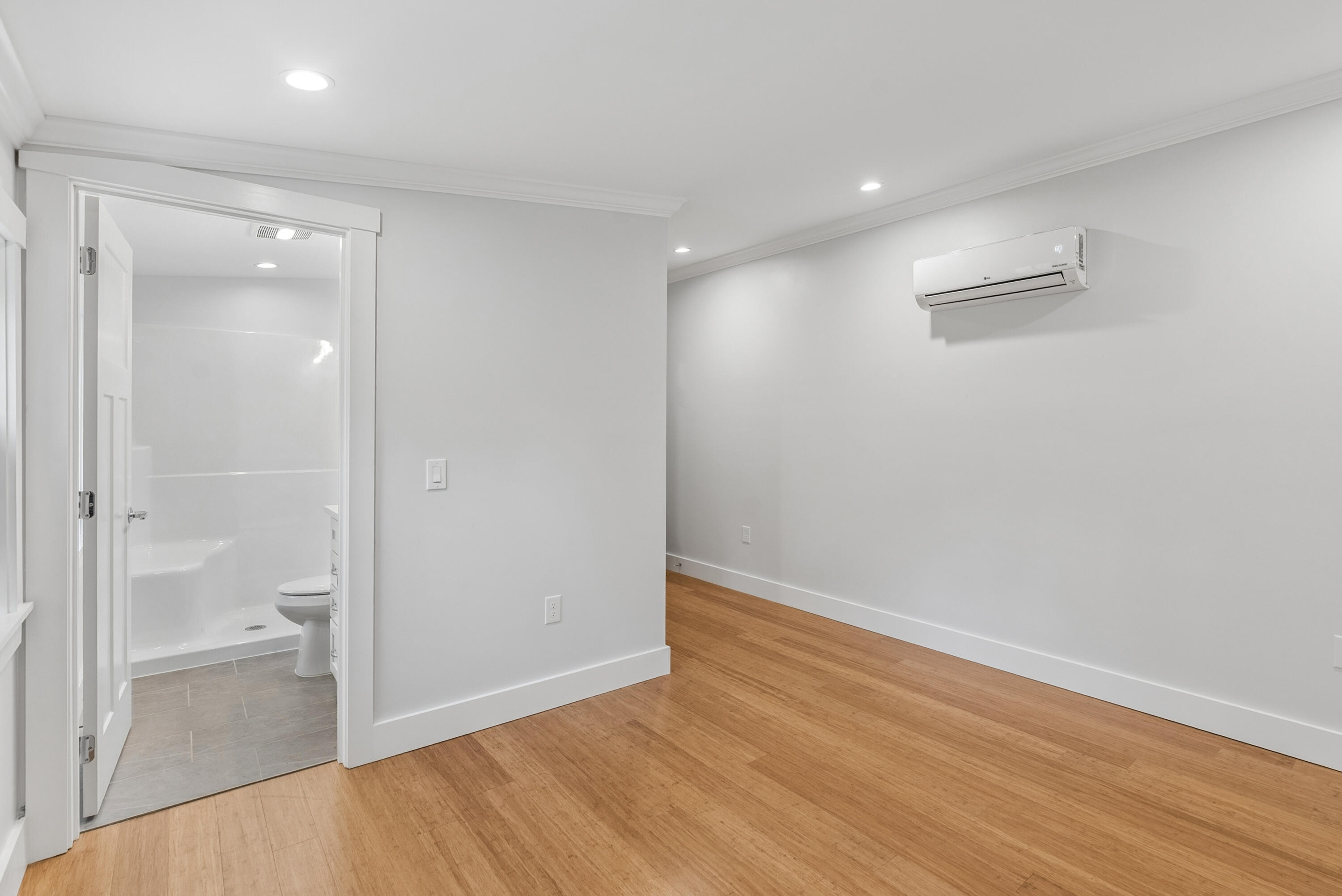 74 New Biddeford Road Kennebunkport, ME 04046 - Photo 31 of 39 2nd Floor Bed
