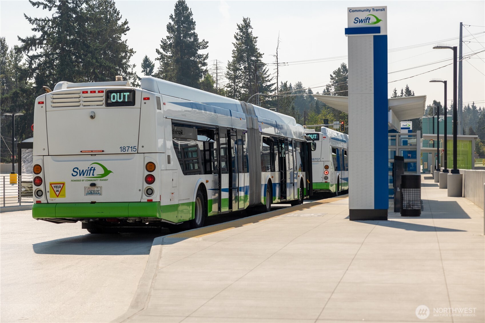 341 Northeast 155th Street Shoreline, WA 98155 - Photo 12 of 15 a front view of a building with garden