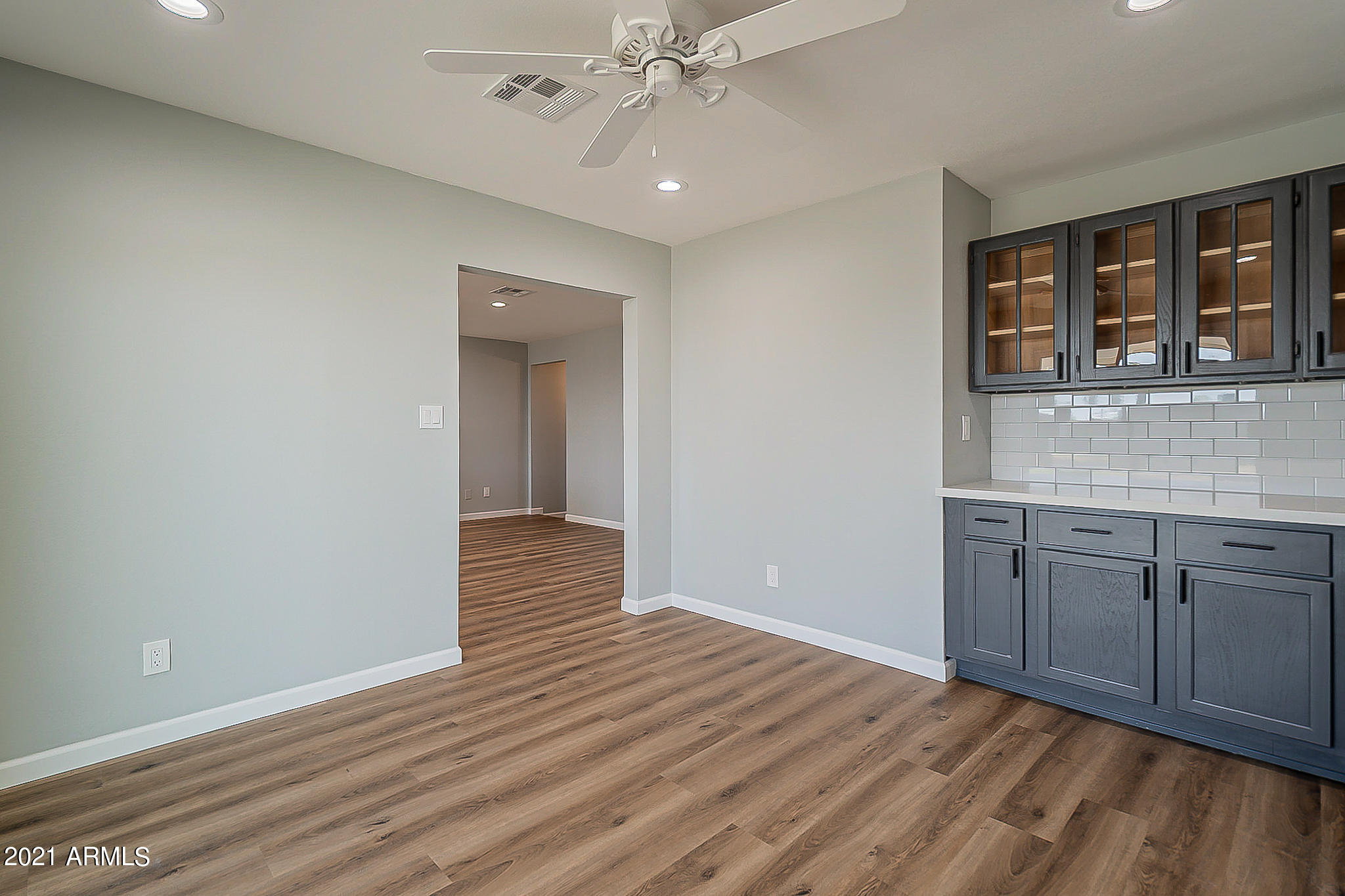 4233 West Hearn Road Phoenix, AZ 85053 - Photo 18 of 39 18-Flex room