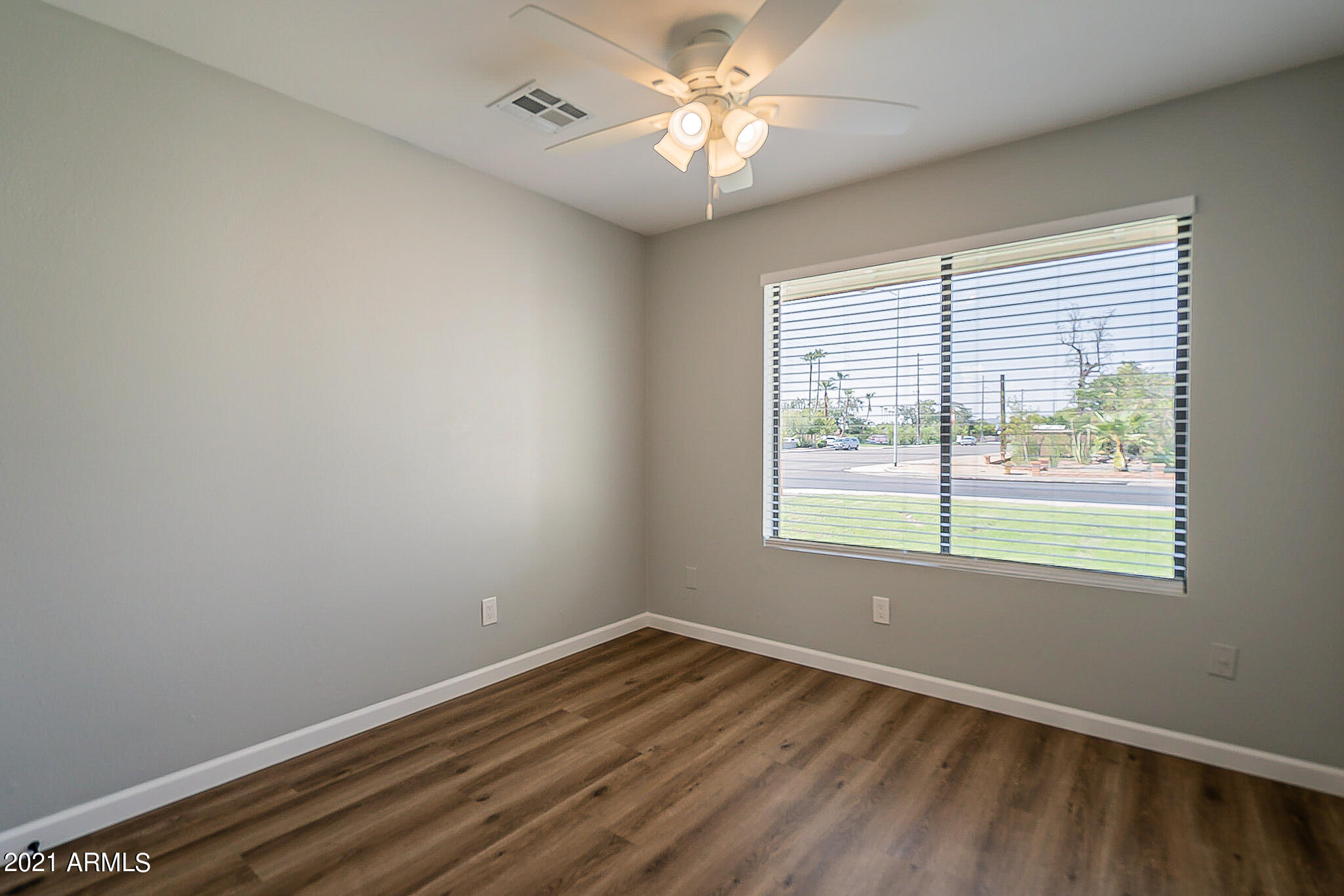 4233 West Hearn Road Phoenix, AZ 85053 - Photo 25 of 39 25-Bedroom 3