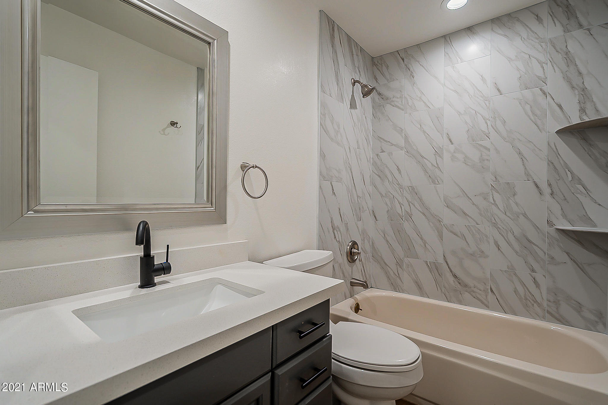 4233 West Hearn Road Phoenix, AZ 85053 - Photo 27 of 39 27-Bath 2