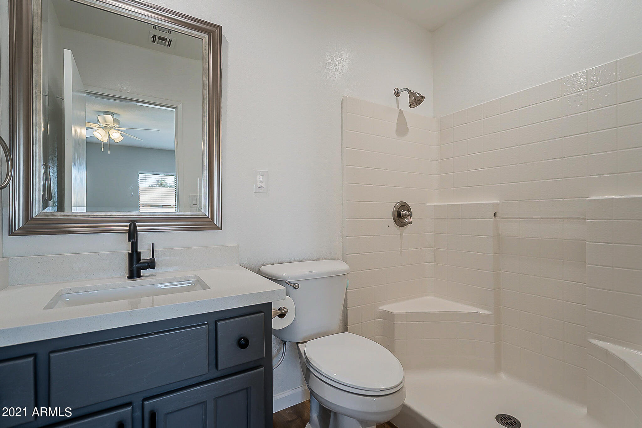 4233 West Hearn Road Phoenix, AZ 85053 - Photo 32 of 39 32-Bdrm 4 en suite bath