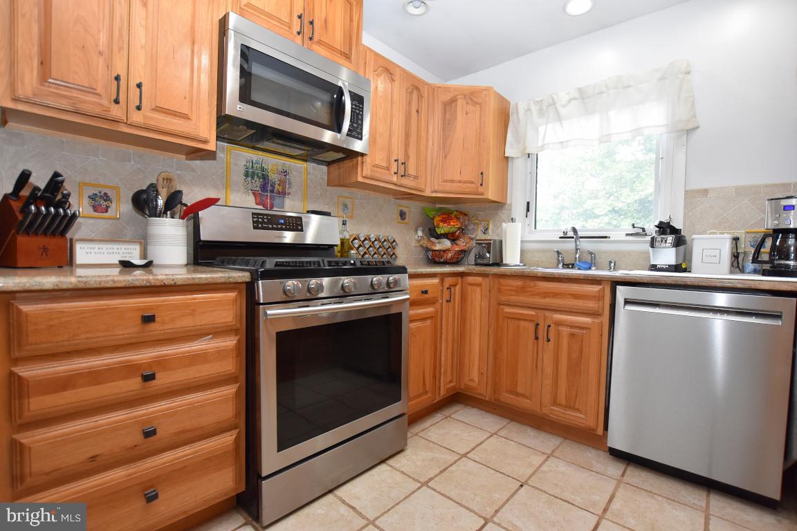40 Linden Road Burlington, NJ 08016 - Photo 8 of 27