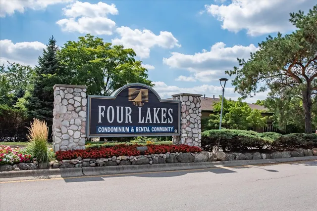 $185,000 | 5820 Oakwood Drive, Unit 1A, Lisle, IL 60532