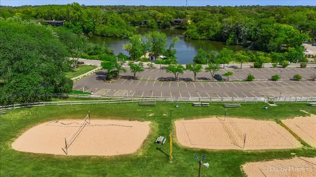 $185,000 | 5820 Oakwood Drive, Unit 1A, Lisle, IL 60532