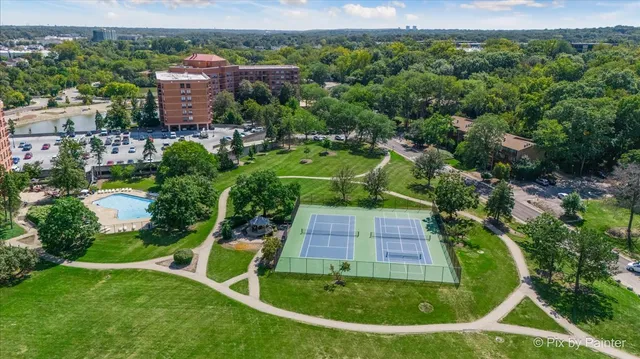 $185,000 | 5820 Oakwood Drive, Unit 1A, Lisle, IL 60532