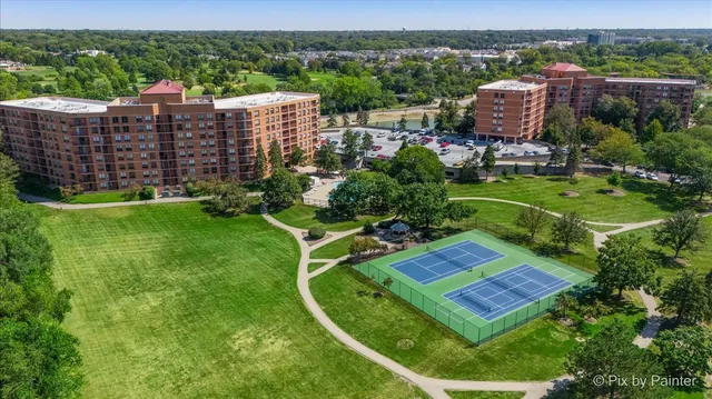 $185,000 | 5820 Oakwood Drive, Unit 1A, Lisle, IL 60532