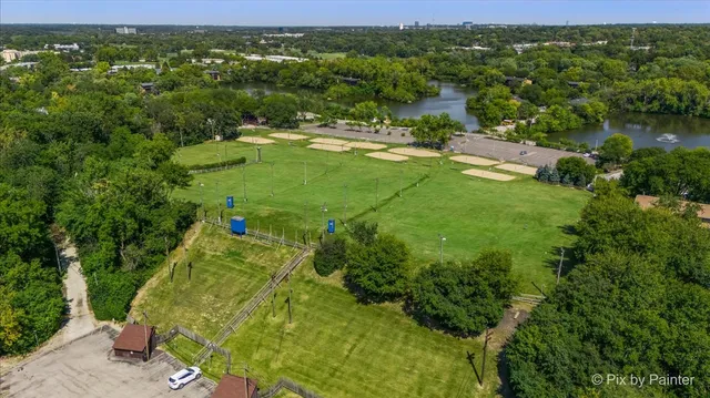 $185,000 | 5820 Oakwood Drive, Unit 1A, Lisle, IL 60532