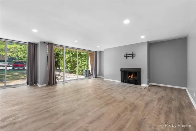 $185,000 | 5820 Oakwood Drive, Unit 1A, Lisle, IL 60532