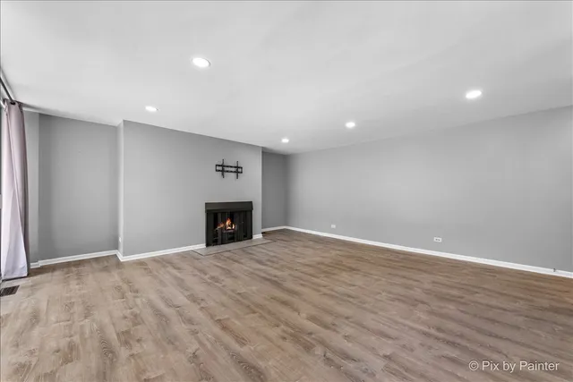 $185,000 | 5820 Oakwood Drive, Unit 1A, Lisle, IL 60532