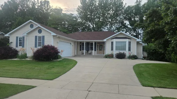 $475,000 | 107 Lazy Lake Drive, Fall River, WI 53932