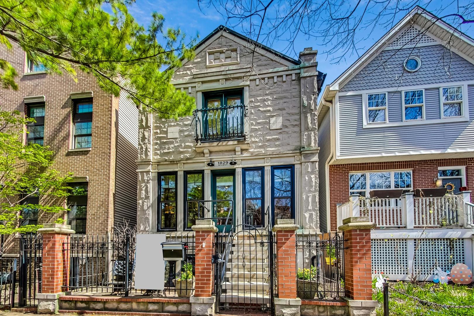 1829 North Wilmot Ave  
