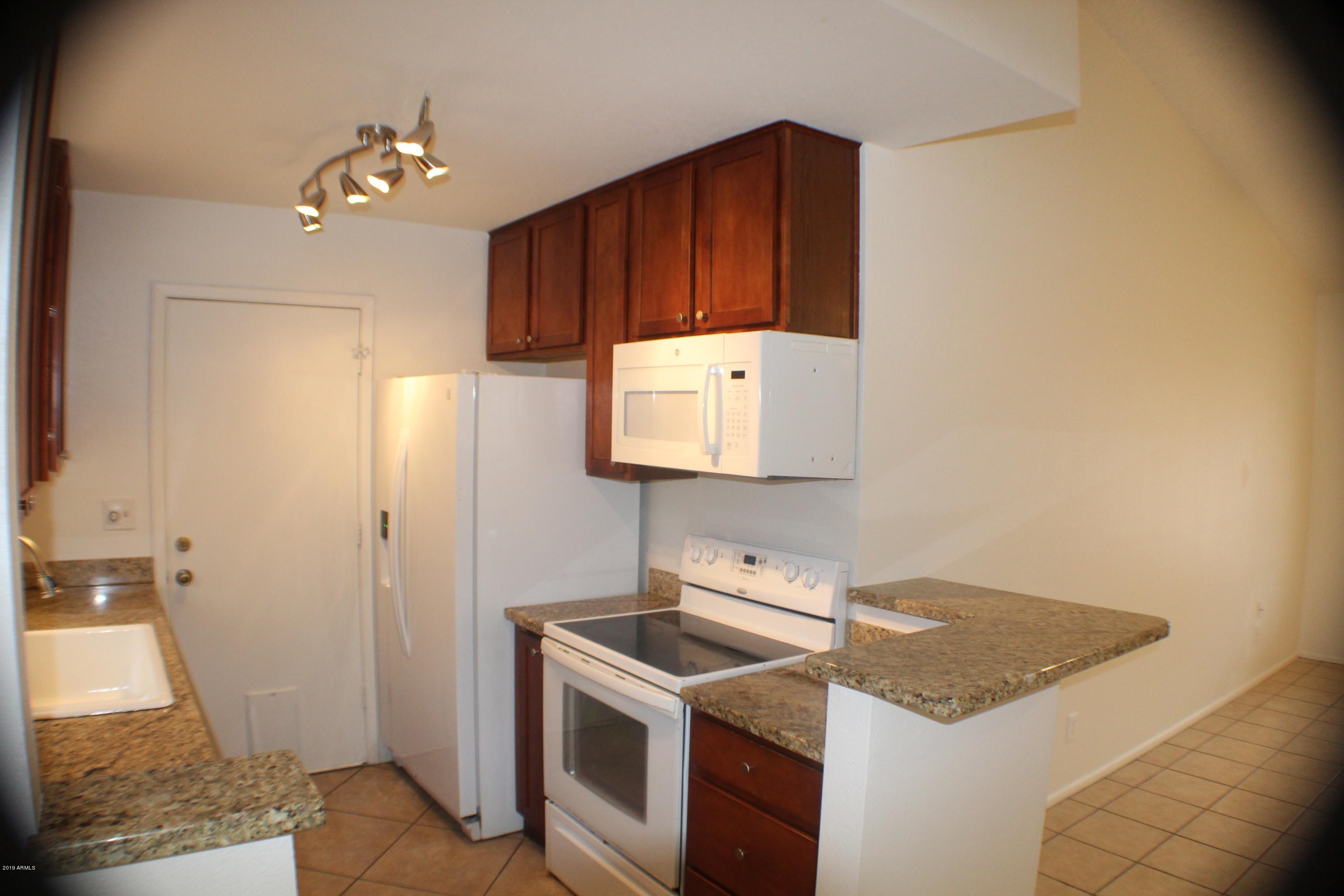 4353 East Carson Road Phoenix, AZ 85042 - Photo 8 of 31 IMG_2750