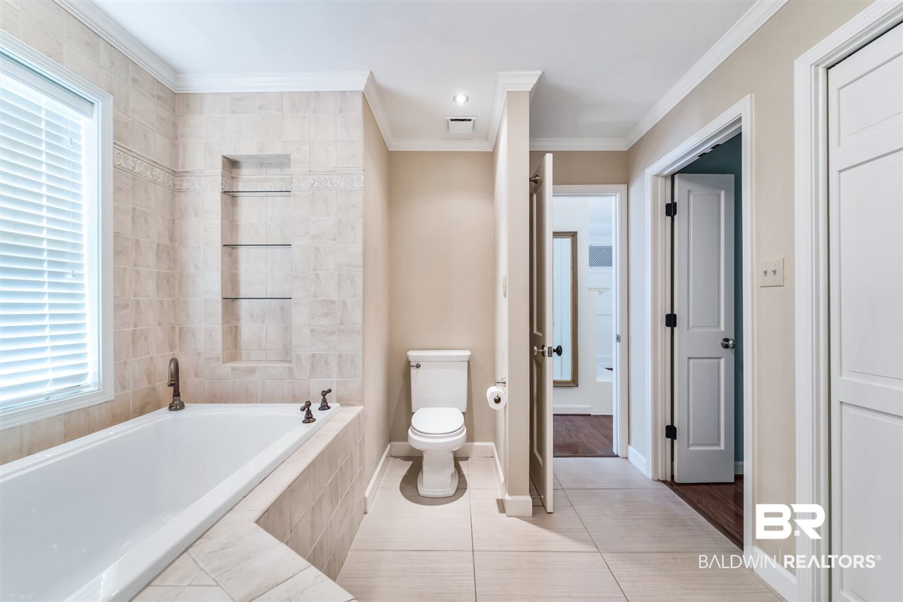 697 Cedar Avenue Fairhope, AL 36532 - Photo 16 of 30 Master Bath