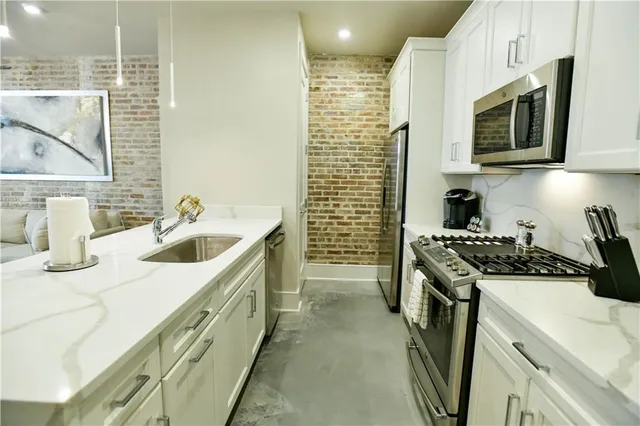 $599,000 | 614 Baronne Street, Unit 102, New Orleans, LA 70113