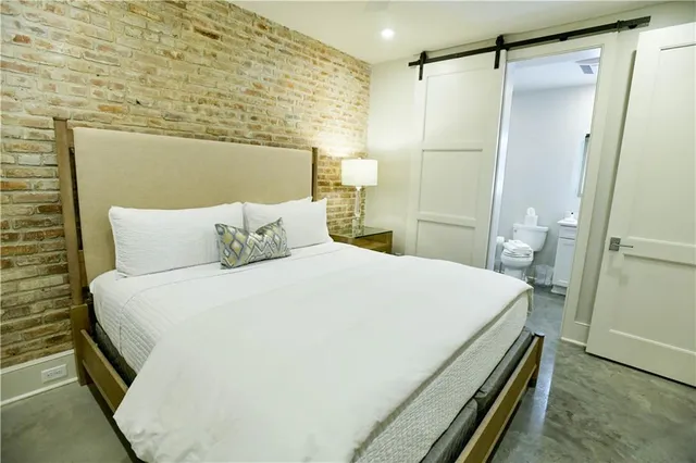 $599,000 | 614 Baronne Street, Unit 102, New Orleans, LA 70113