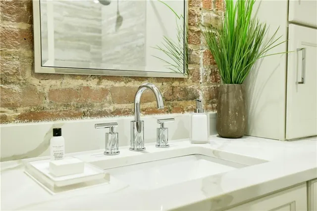 $599,000 | 614 Baronne Street, Unit 102, New Orleans, LA 70113