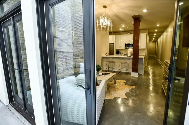 $599,000 | 614 Baronne Street, Unit 102, New Orleans, LA 70113