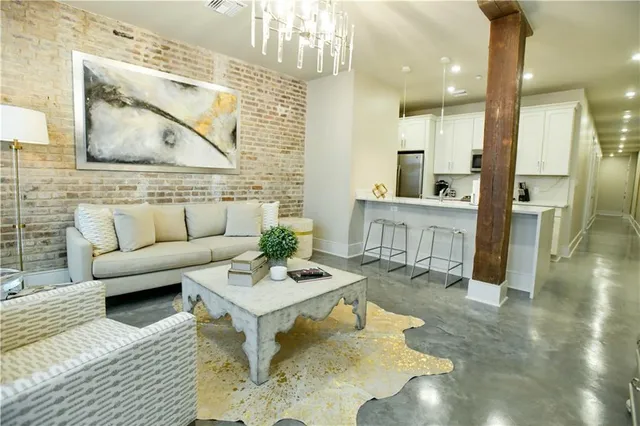 $599,000 | 614 Baronne Street, Unit 102, New Orleans, LA 70113