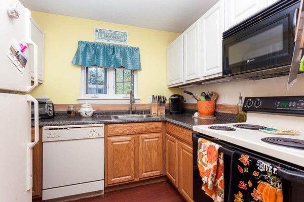 10 Nancy Road, Unit 9 Easton, MA 02375 - Photo 3 of 14 Gallery Image 3