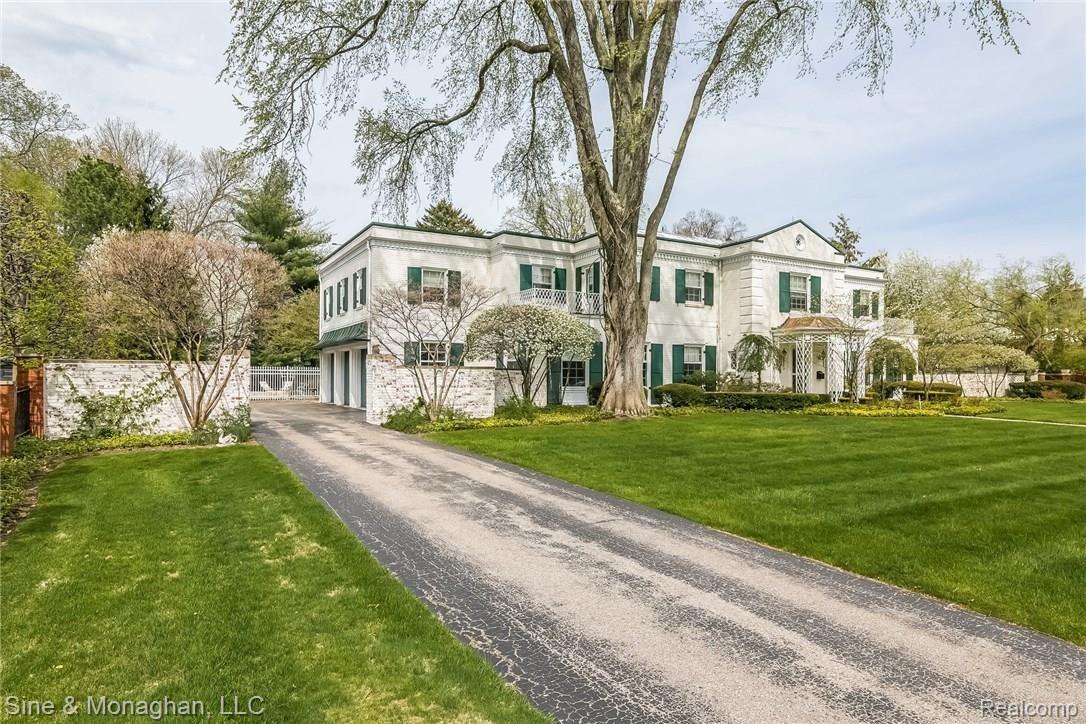 76 Lothrop Road Grosse Pointe, MI 48236 - Photo 3 of 70 003-Front_View-5718423-medium.jpg