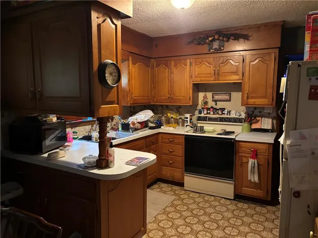 $130,000 | 407 East 3rd Street, Creighton, MO 64739