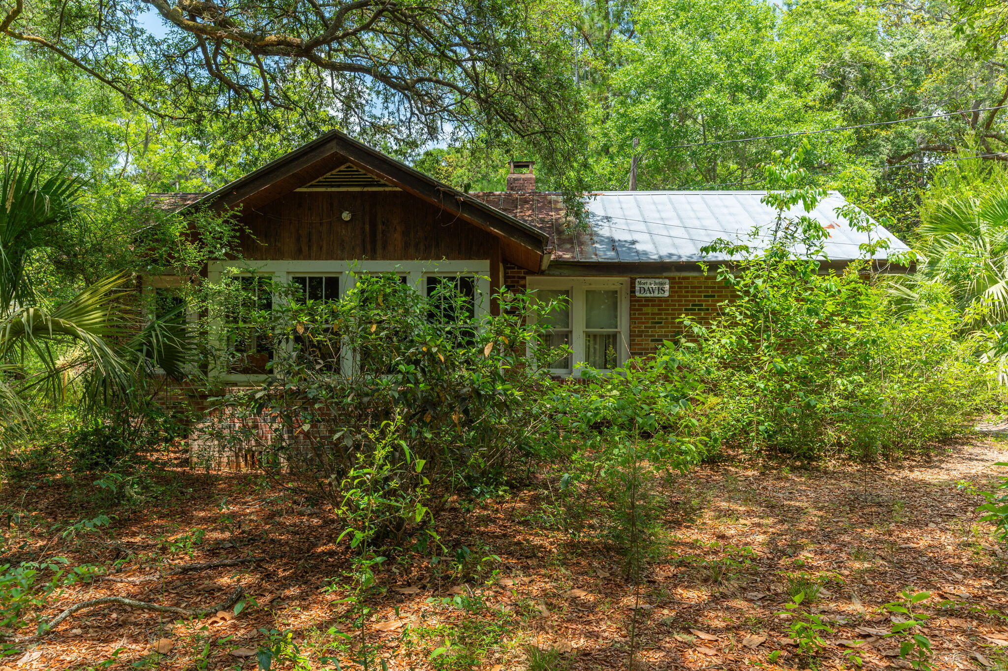 19494 Highway 331 Freeport, FL 32439 - Photo 16 of 36 a house that has a tree in front of it