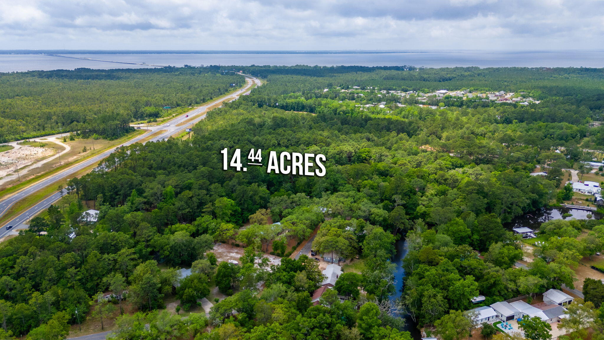 19494 Highway 331 Freeport, FL 32439 - Photo 3 of 36 a view of a field with an ocean view