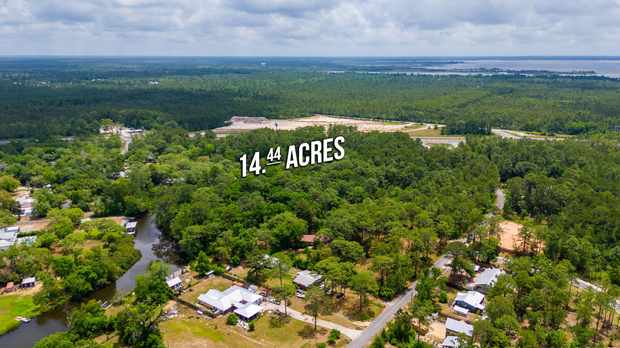 19494 Highway 331 Freeport, FL 32439 - Photo 5 of 36 a view of a field with an outdoor space
