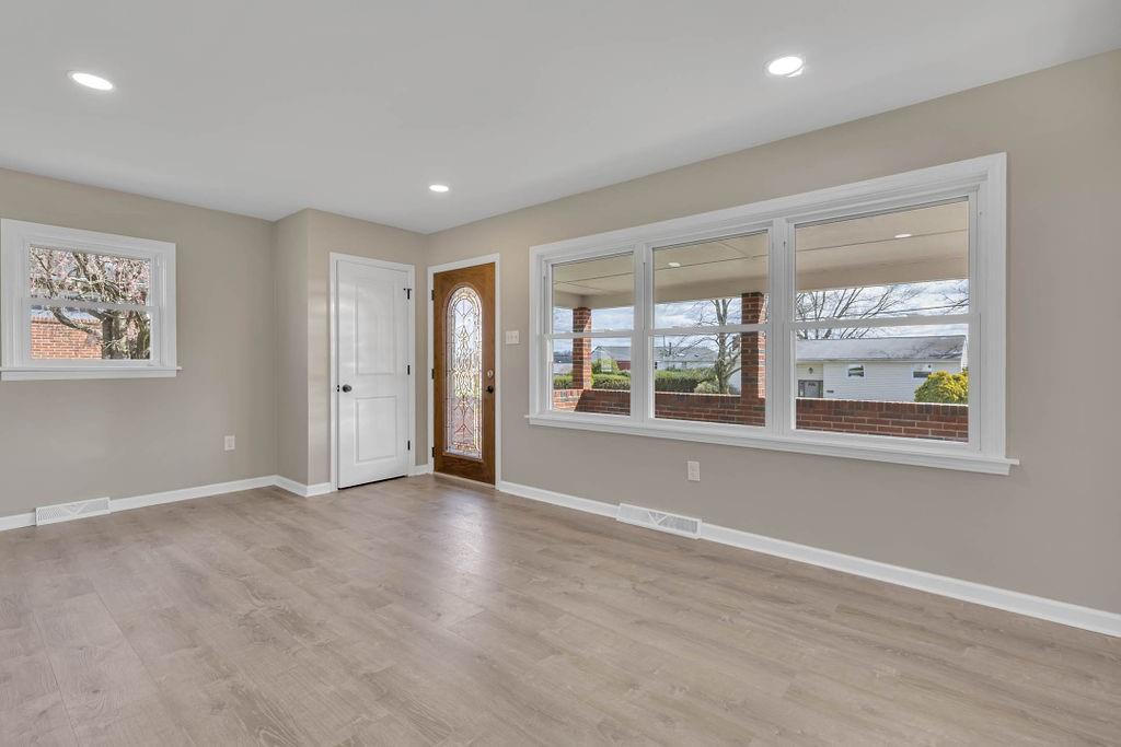 1795 Zehnder Road Ambridge, PA 15003 - Photo 4 of 19 Gallery Image 4
