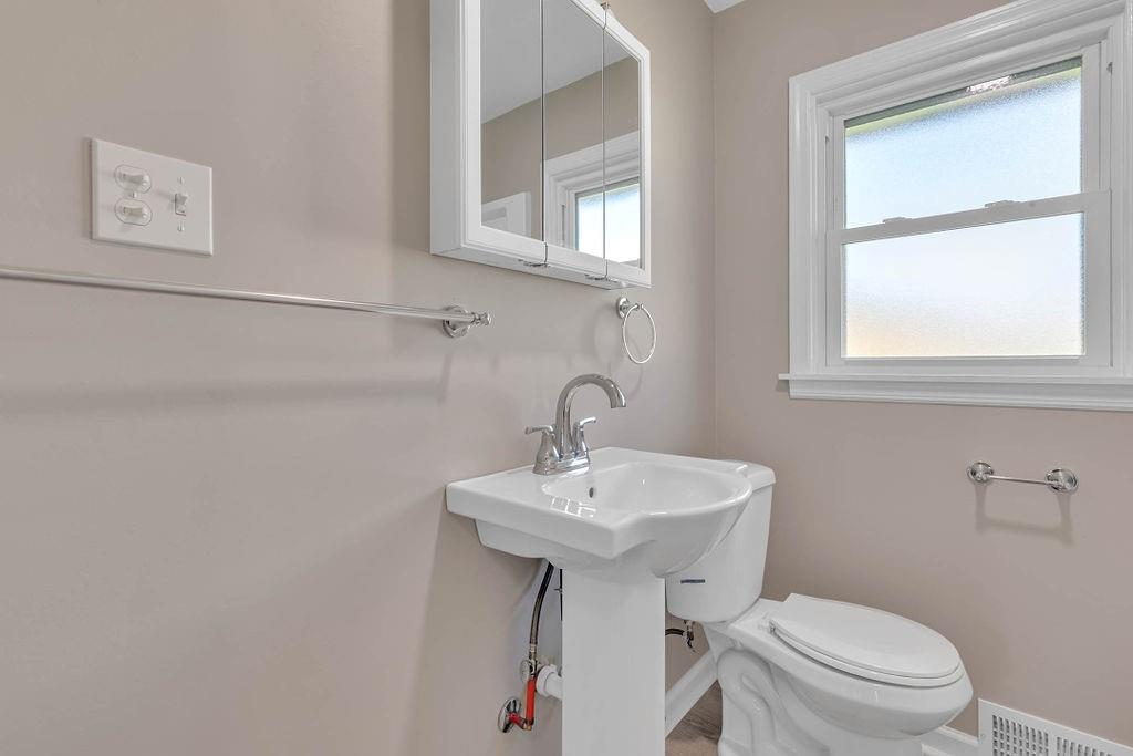 1795 Zehnder Road Ambridge, PA 15003 - Photo 9 of 19 Gallery Image 9