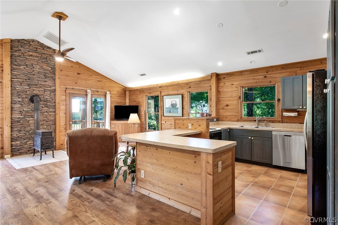 4895 Old Fredericksburg Road Gum Spring, VA 23065 - Photo 13 of 46