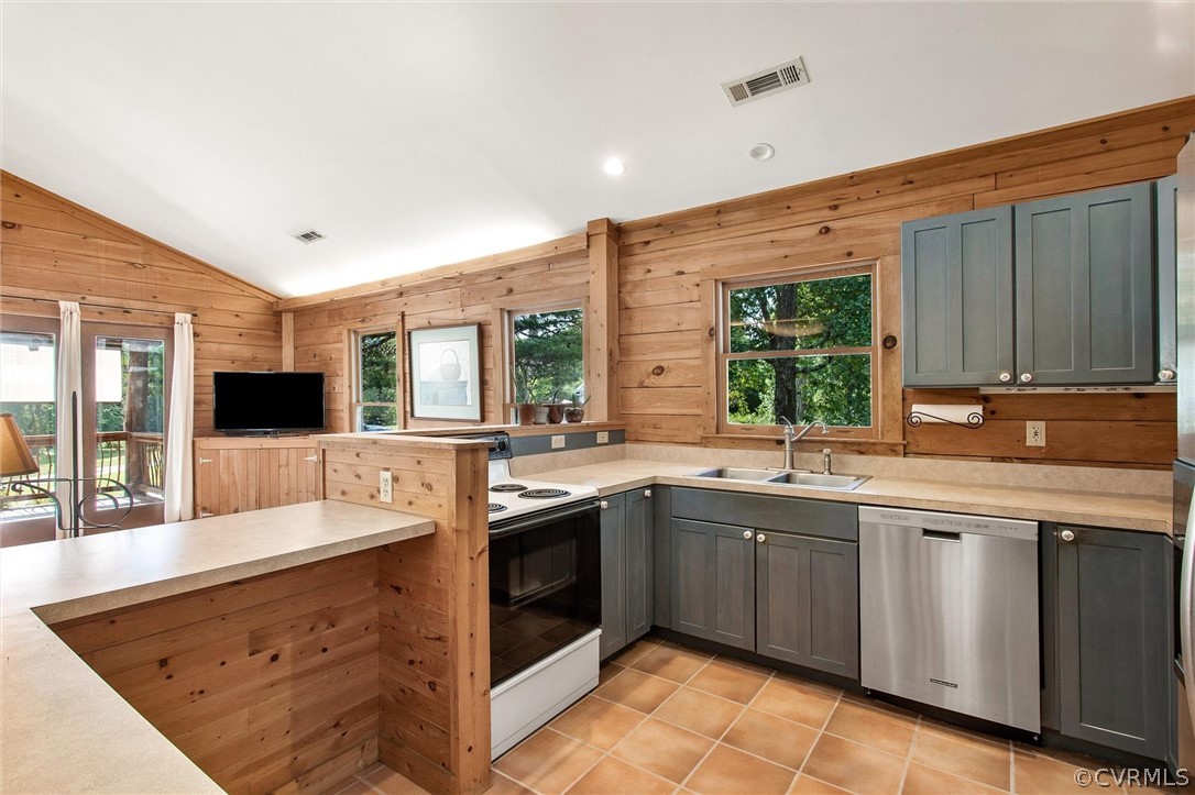 4895 Old Fredericksburg Road Gum Spring, VA 23065 - Photo 14 of 46