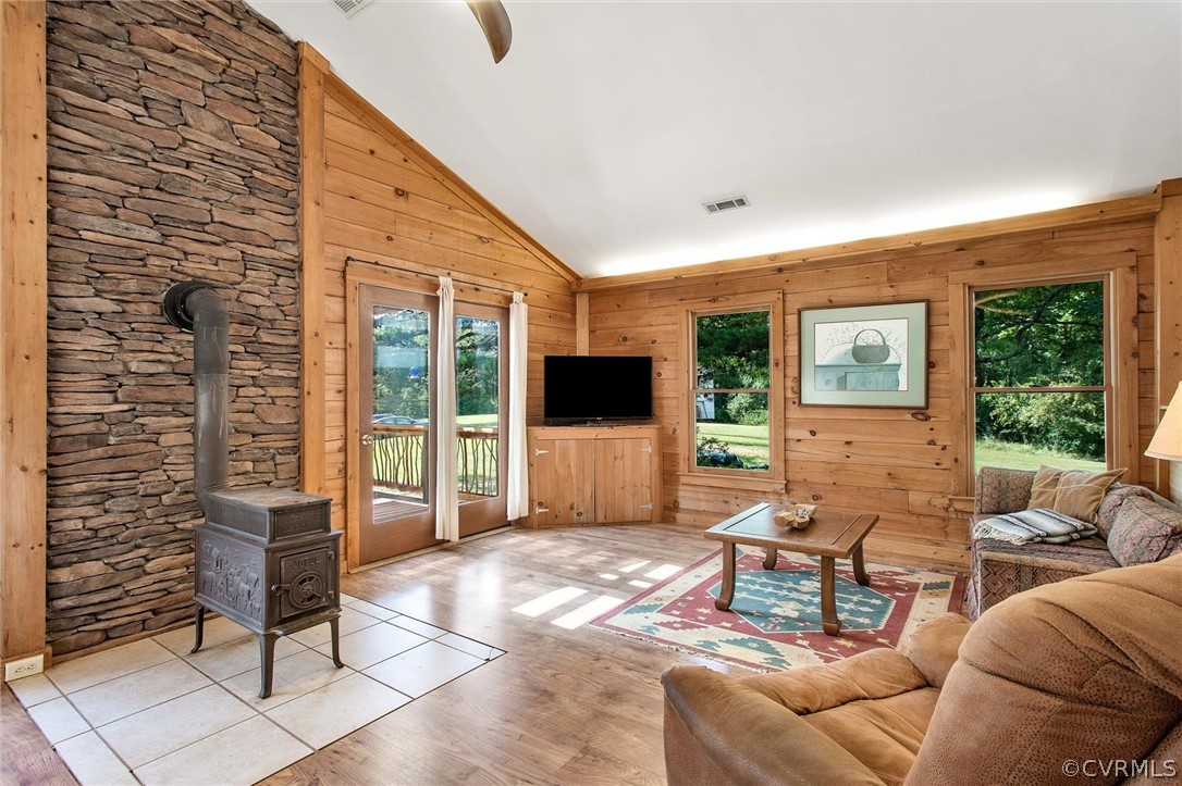 4895 Old Fredericksburg Road Gum Spring, VA 23065 - Photo 8 of 46