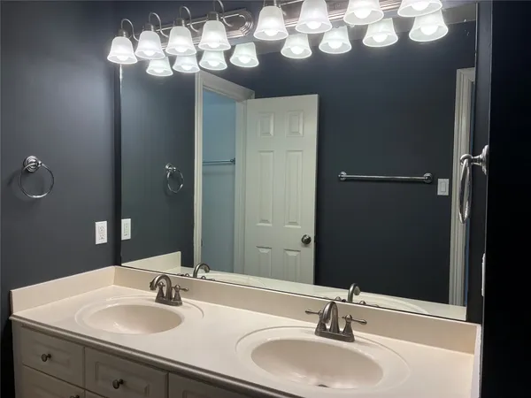 $2,700 | 2203 Summer Bay Court, Sugar Land, TX 77478