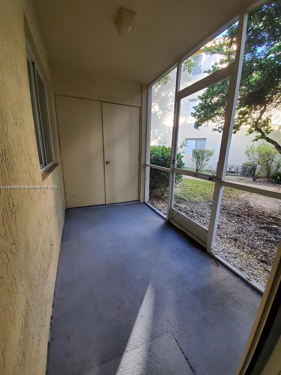 420 South Park Road, Unit 2110 Hollywood, FL 33021 - Photo 14 of 15 a view of outdoor space with porch